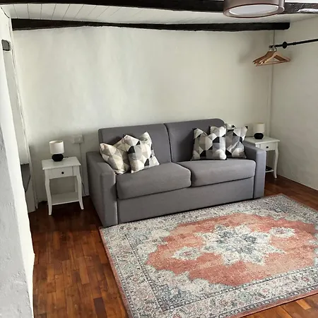 La Celestina Apartment *